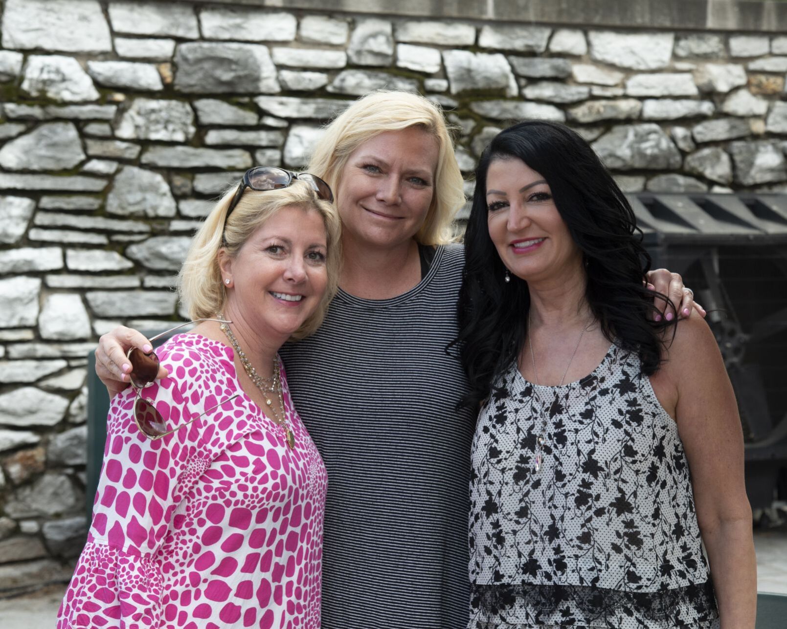 Siri Sinnett, Julie Browster, Kelly Browster